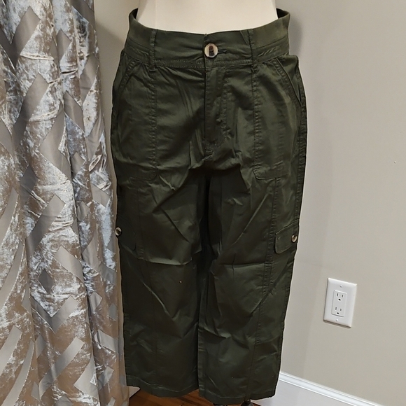 Women's Olive Green Capris - Picture 1 of 4